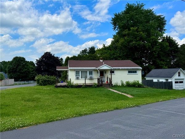 6 Alexandria Road , New Hartford, NY 13413