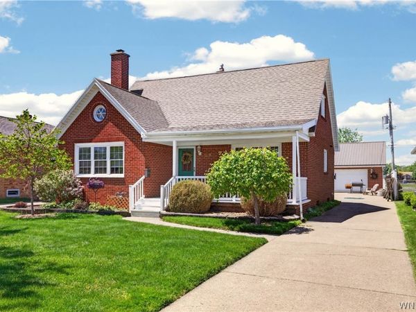 287 S Shore Blvd , Lackawanna, NY 14218