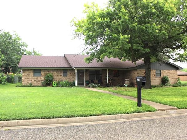2610 Jasmine Street , Stephenville, TX 76401