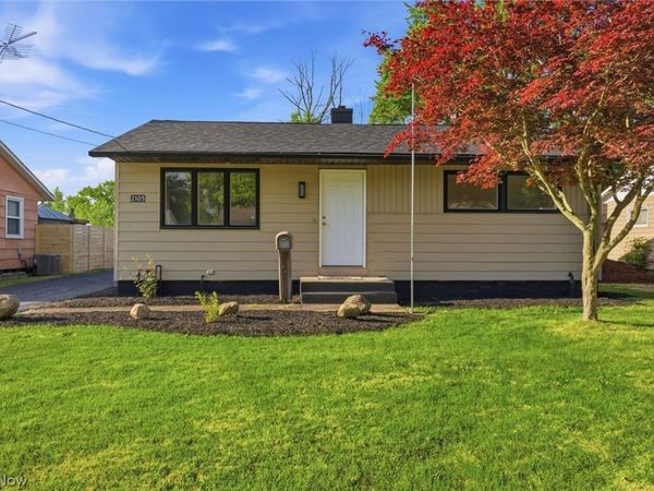 2105 Stewart Drive NW, Warren, OH 44485