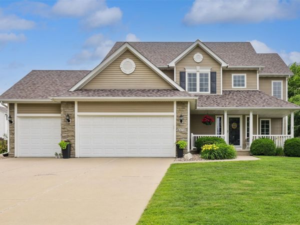 6438 NW 93rd Street, Johnston, IA 50131