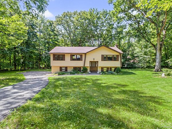 15 Oskar Drive, Mahopac, NY 10541