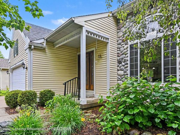 12717 Houghton Drive, DeWitt, MI 48820