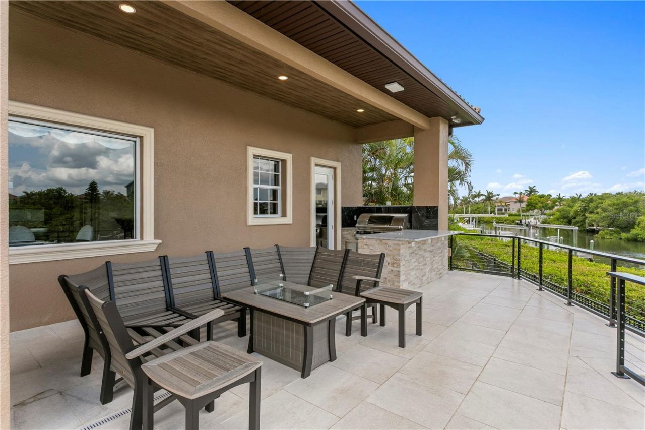 6459 Rubia Circle, Apollo Beach, FL 33572 Photo