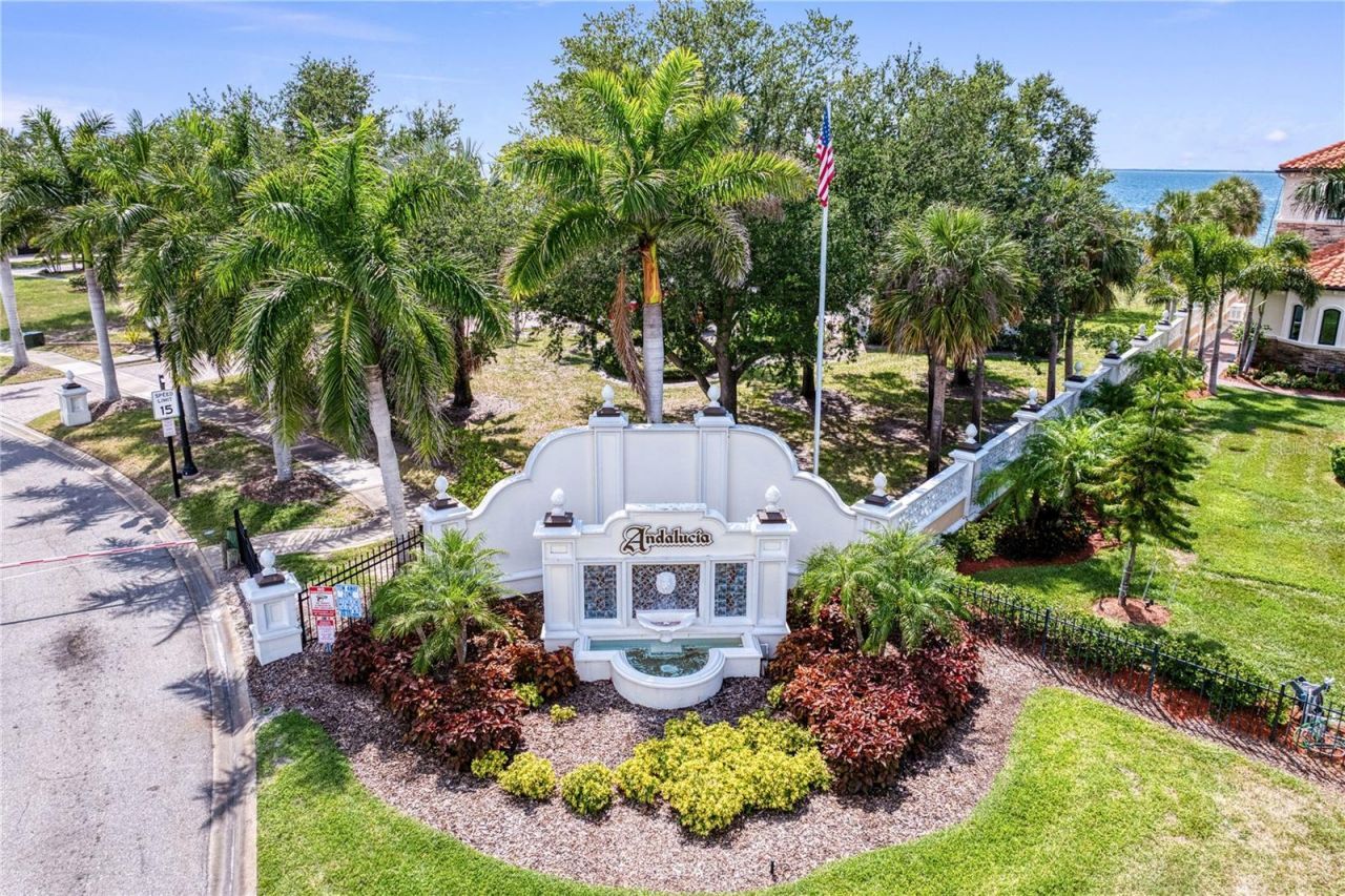 6459 Rubia Circle, Apollo Beach, FL 33572 Photo