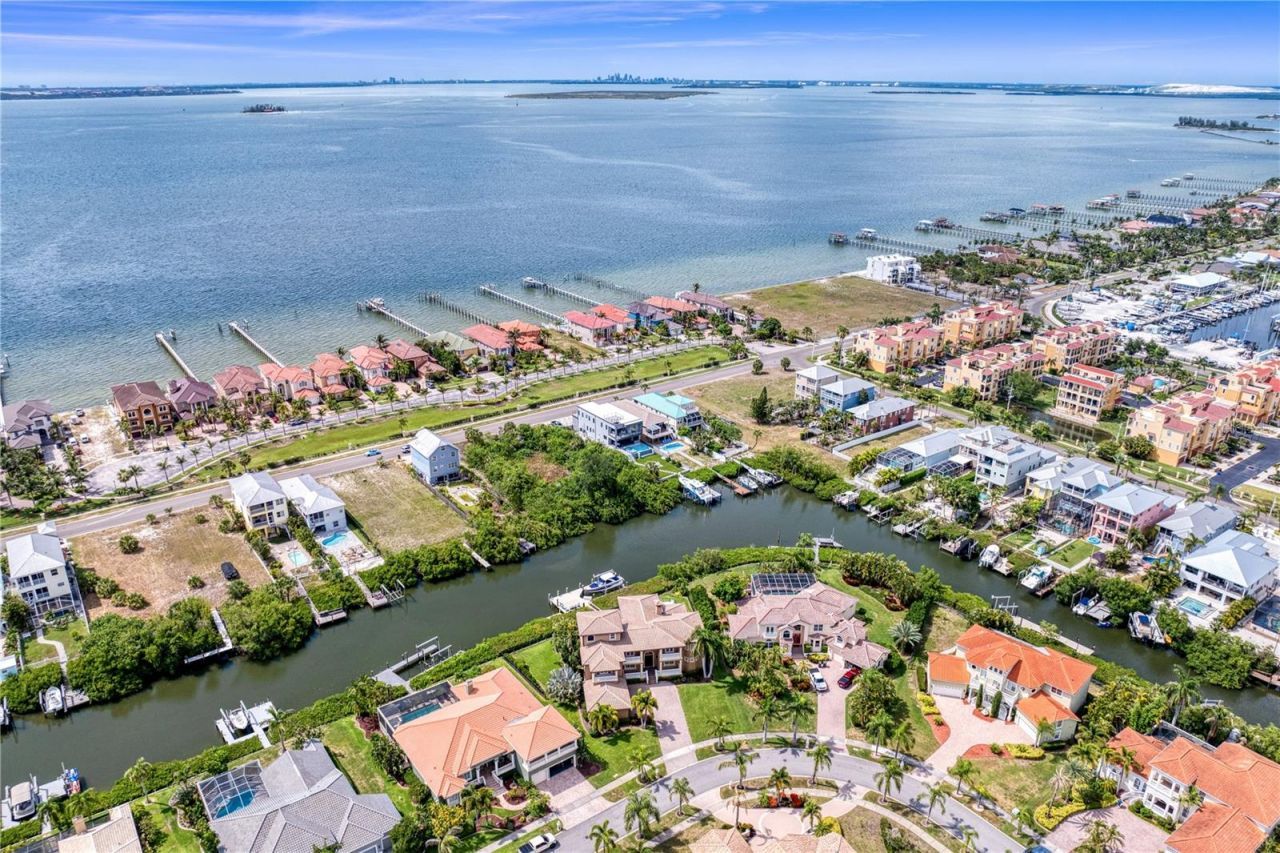 6459 Rubia Circle, Apollo Beach, FL 33572 Photo