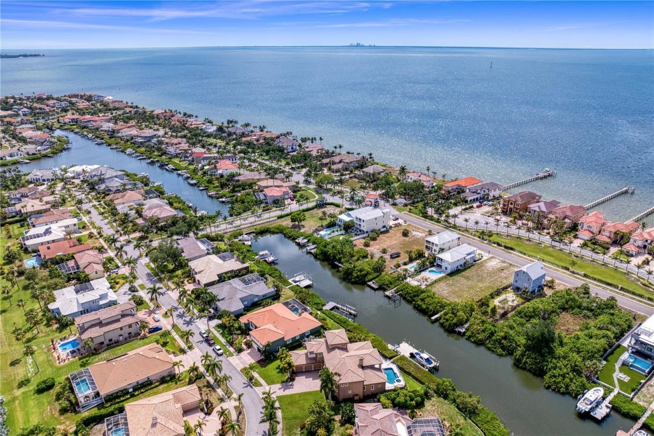 6459 Rubia Circle, Apollo Beach, FL 33572 Photo