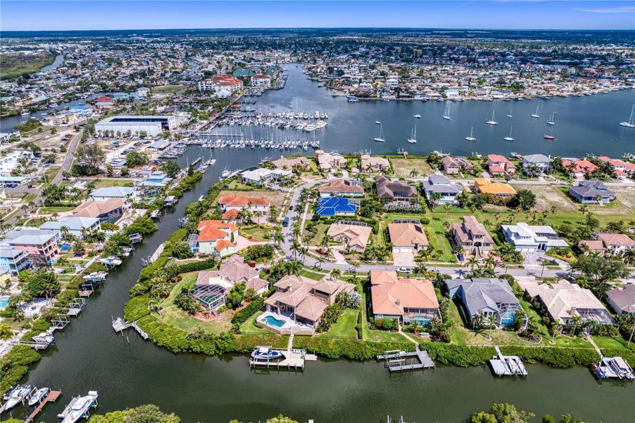 6459 Rubia Circle, Apollo Beach, FL 33572 Photo