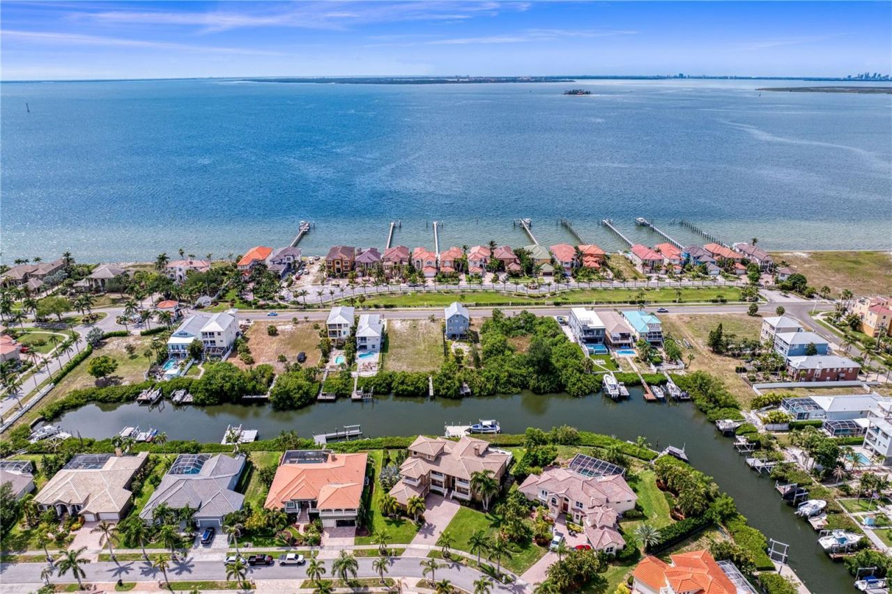 6459 Rubia Circle, Apollo Beach, FL 33572 Photo