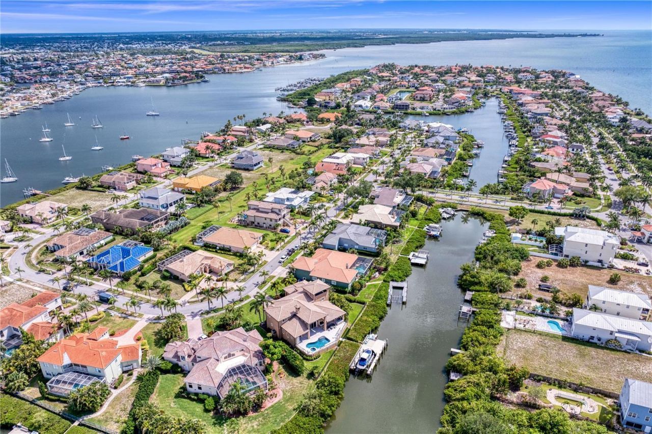 6459 Rubia Circle, Apollo Beach, FL 33572 Photo