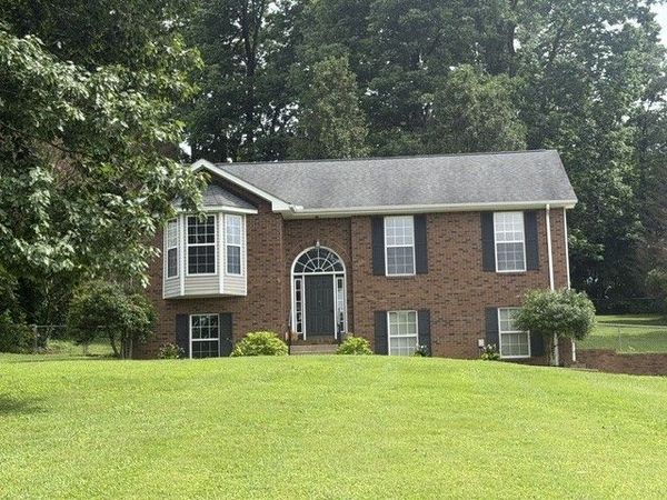 1062 Heatherwood Rd , Pleasant View, TN 37146