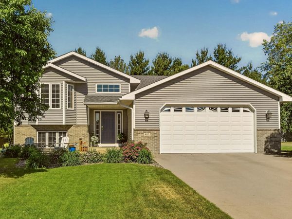 405 11th Avenue NW, Dodge Center, MN 55927