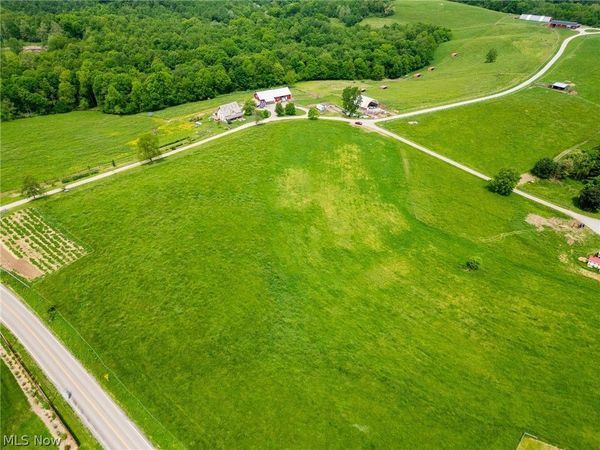 County Road 407 , Millersburg, OH 44654