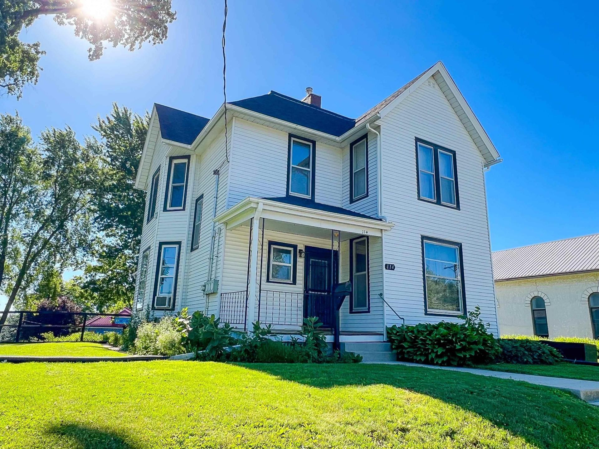 114 S Pine Street, West Union, IA 52175 Main Photo