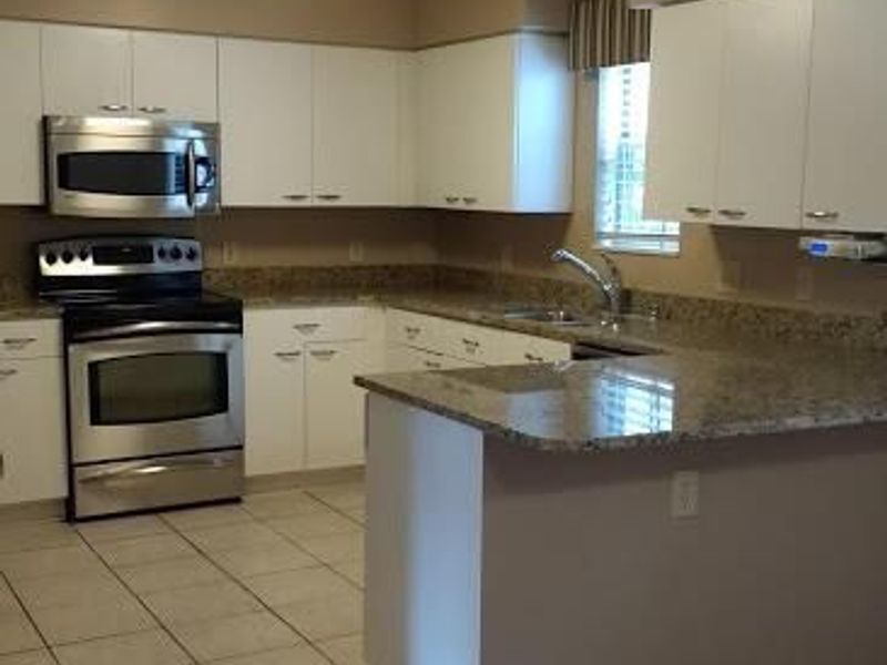 18 W Russell Street , Columbus, OH 43215 Photo 2