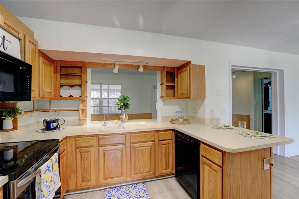 243 Dickens Avenue, Sebastian, FL 32958 Photo