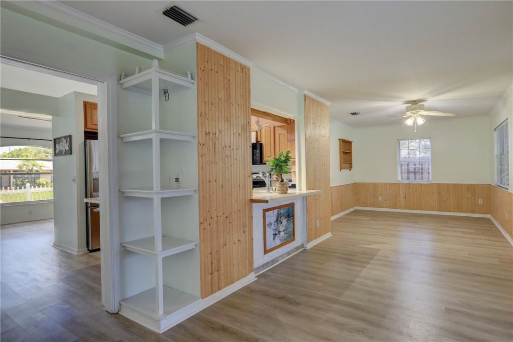 243 Dickens Avenue, Sebastian, FL 32958 Photo
