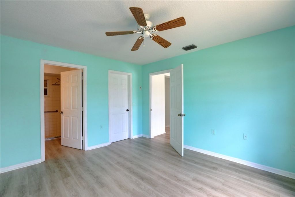 243 Dickens Avenue, Sebastian, FL 32958 Photo