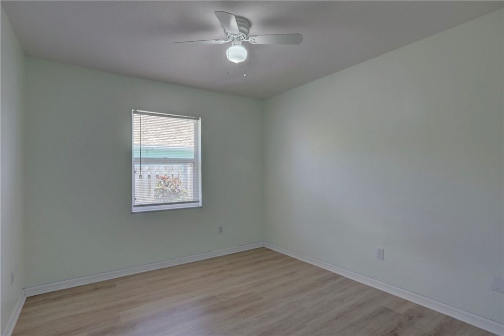 243 Dickens Avenue, Sebastian, FL 32958 Photo