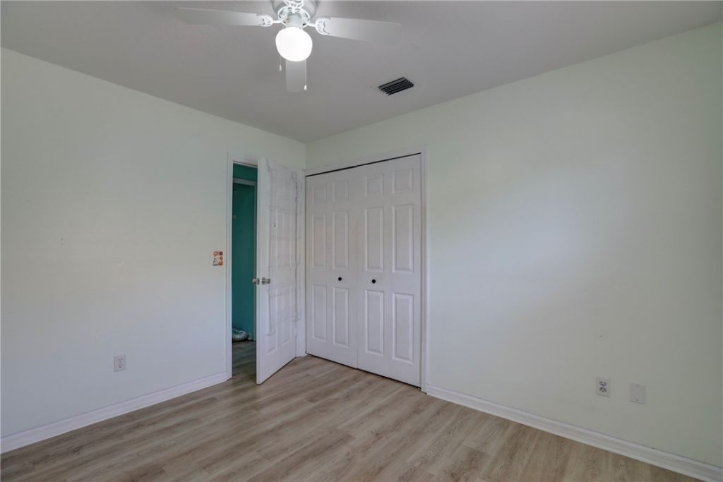 243 Dickens Avenue, Sebastian, FL 32958 Photo