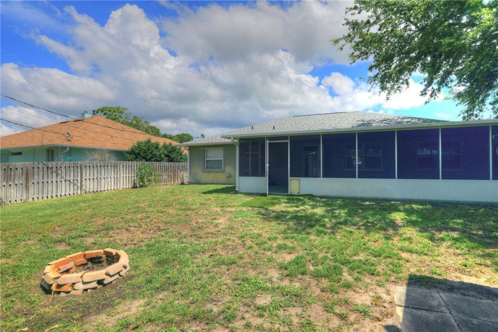 243 Dickens Avenue, Sebastian, FL 32958 Photo