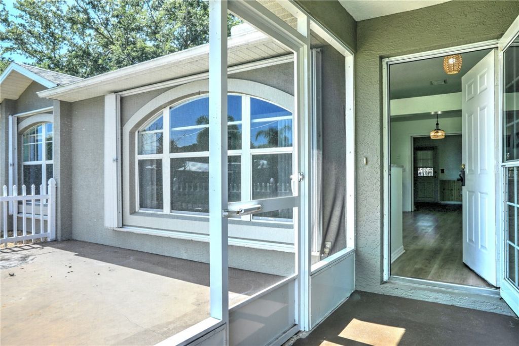 243 Dickens Avenue, Sebastian, FL 32958 Photo
