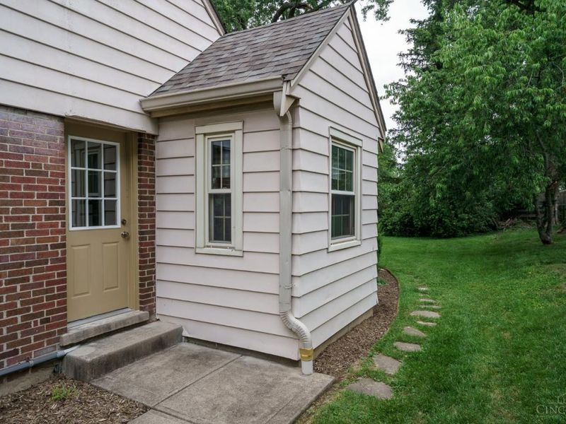 7090 Euclid Avenue, Sycamore Township, OH 45243 Photo 6