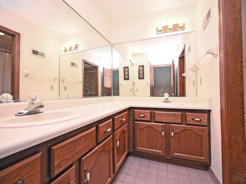 9296 Witherbone Court, Cincinnati, OH 45242 Photo 43
