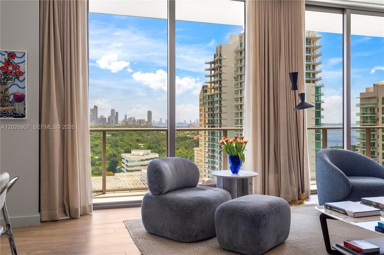 2678 Tigertail Ave, Unit 1702, Miami, FL 33133 Photo