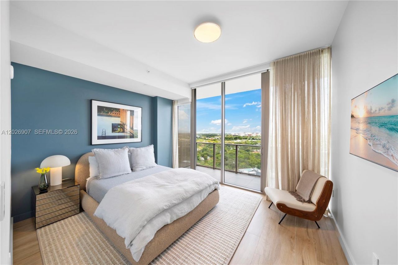 2678 Tigertail Ave, Unit 1702, Miami, FL 33133 Photo