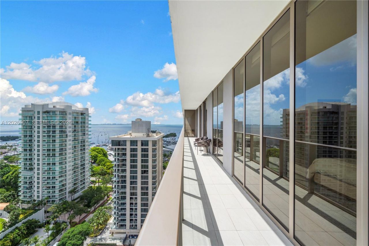 2678 Tigertail Ave, Unit 1702, Miami, FL 33133 Photo