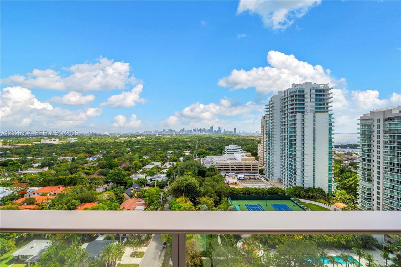 2678 Tigertail Ave, Unit 1702, Miami, FL 33133 Photo