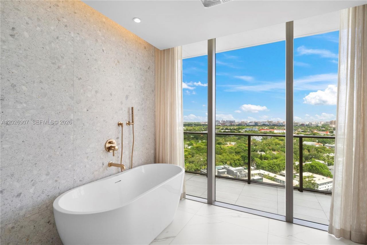 2678 Tigertail Ave, Unit 1702, Miami, FL 33133 Photo