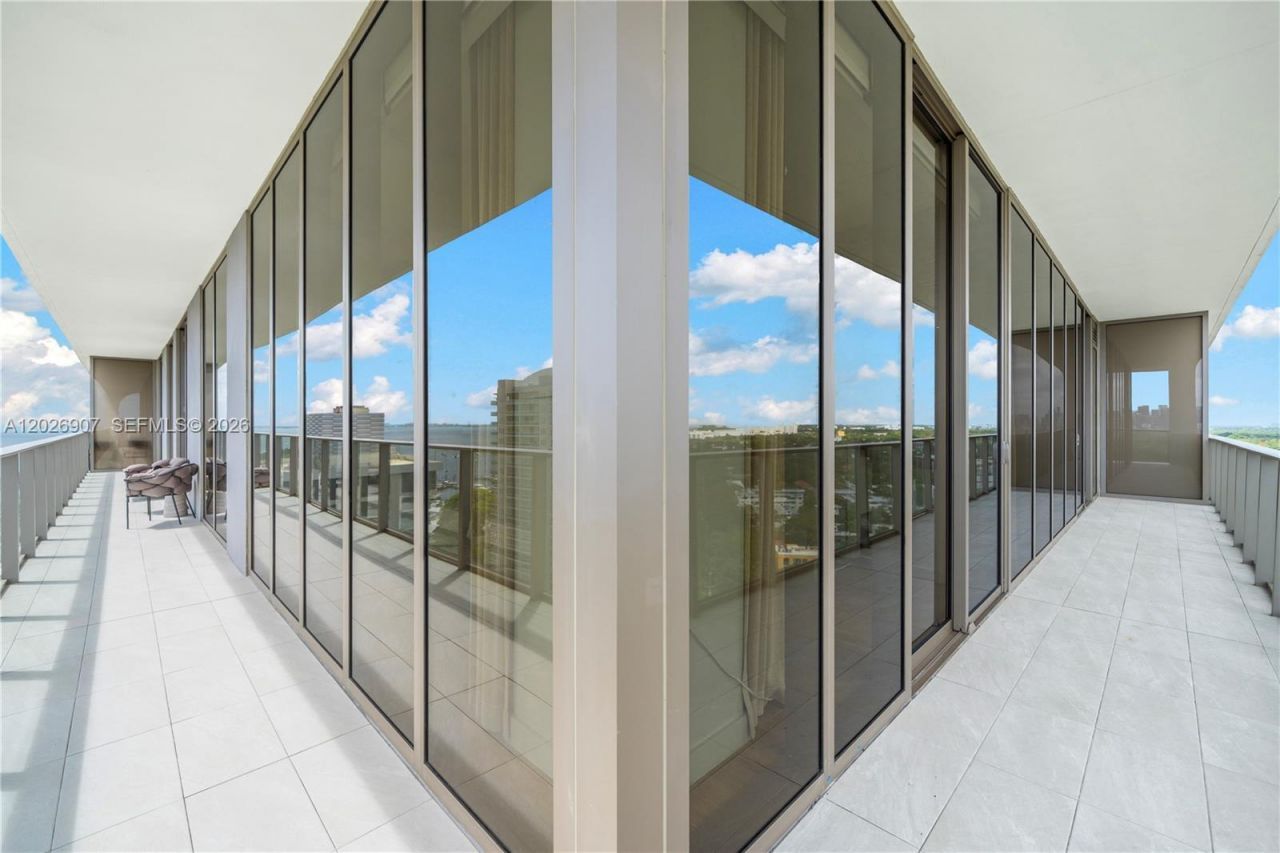 2678 Tigertail Ave, Unit 1702, Miami, FL 33133 Photo