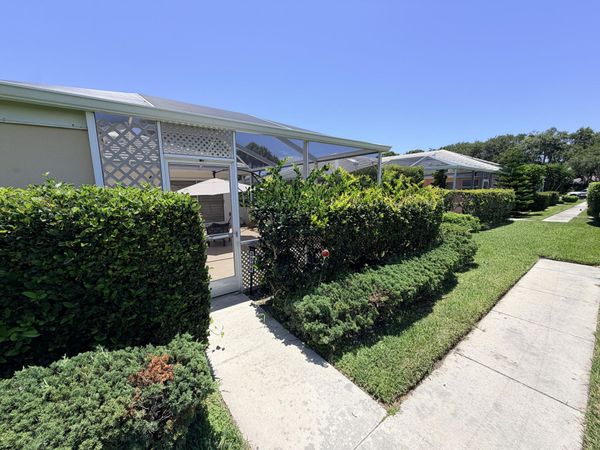 3504 Lakemont Court, Unit 35d, Palm Beach Gardens, FL 33403
