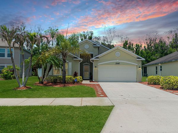 5367 NW Wisk Fern Circle, Port St. Lucie, FL 34986