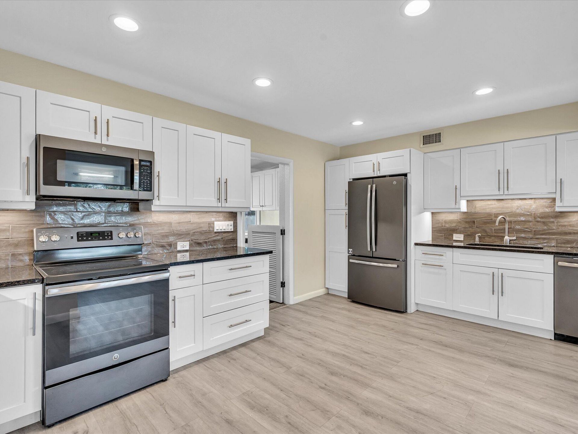607 W Perry Street, Lantana, FL 33462 Photo