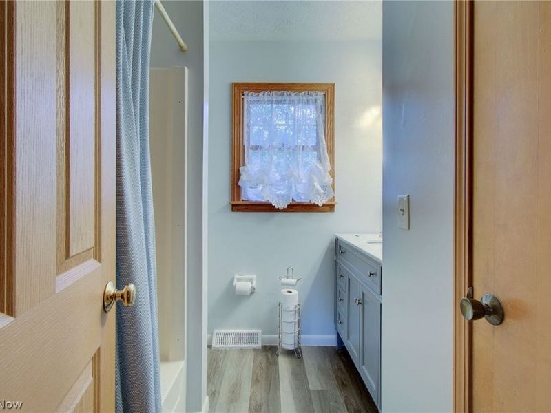 1495 Fredrickburg Drive, Youngstown, OH 44412 Photo 24