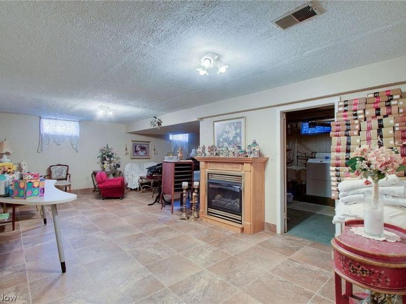 1495 Fredrickburg Drive, Youngstown, OH 44412 Photo 25
