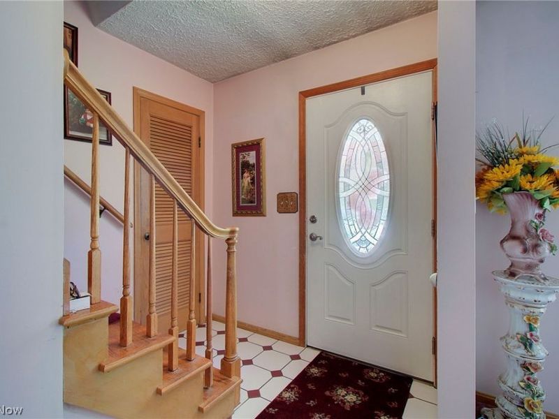 1495 Fredrickburg Drive, Youngstown, OH 44412 Photo 3
