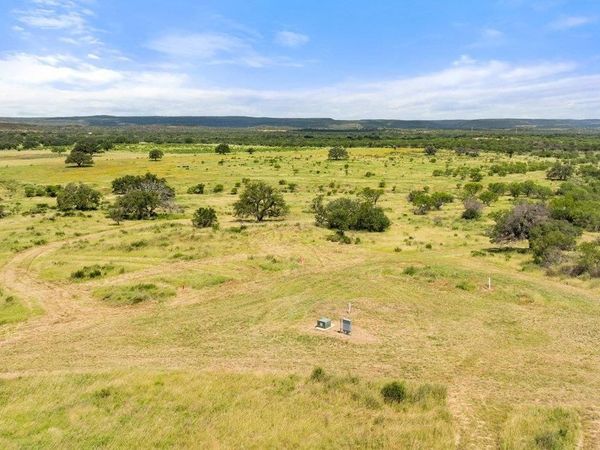 6878 Ranch Road 3347 , Round Mountain, TX 78663