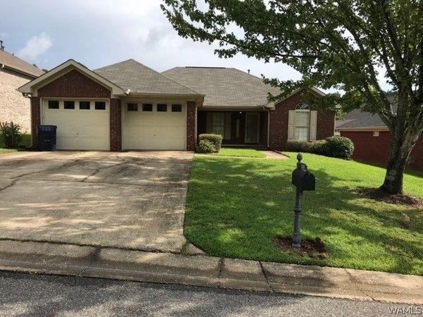3006 Hillswood Circle, Northport, AL 35473