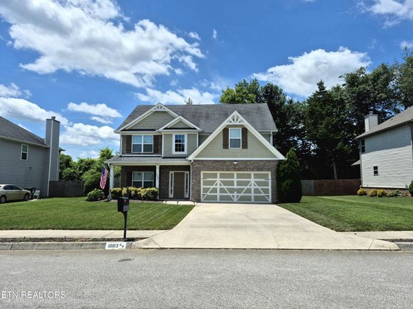 1003 W Glenview Drive, Lenoir City, TN 37771