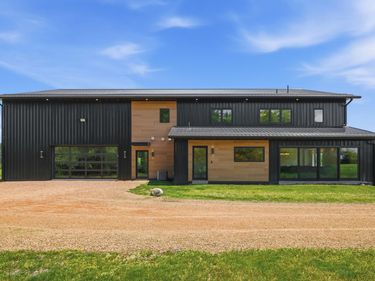 880 Wild Oak Trail, Independence, MN 55359