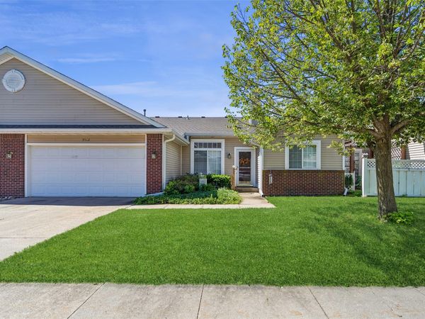 9512 Larch Lane, Johnston, IA 50131