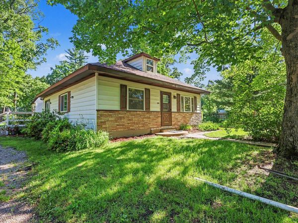 522 W Englewood Avenue, Twin Lake, MI 49457