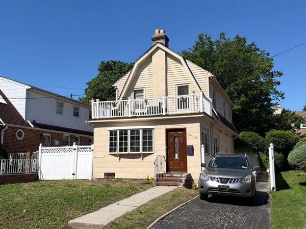 45-18 245th Street , Douglaston, NY 11362