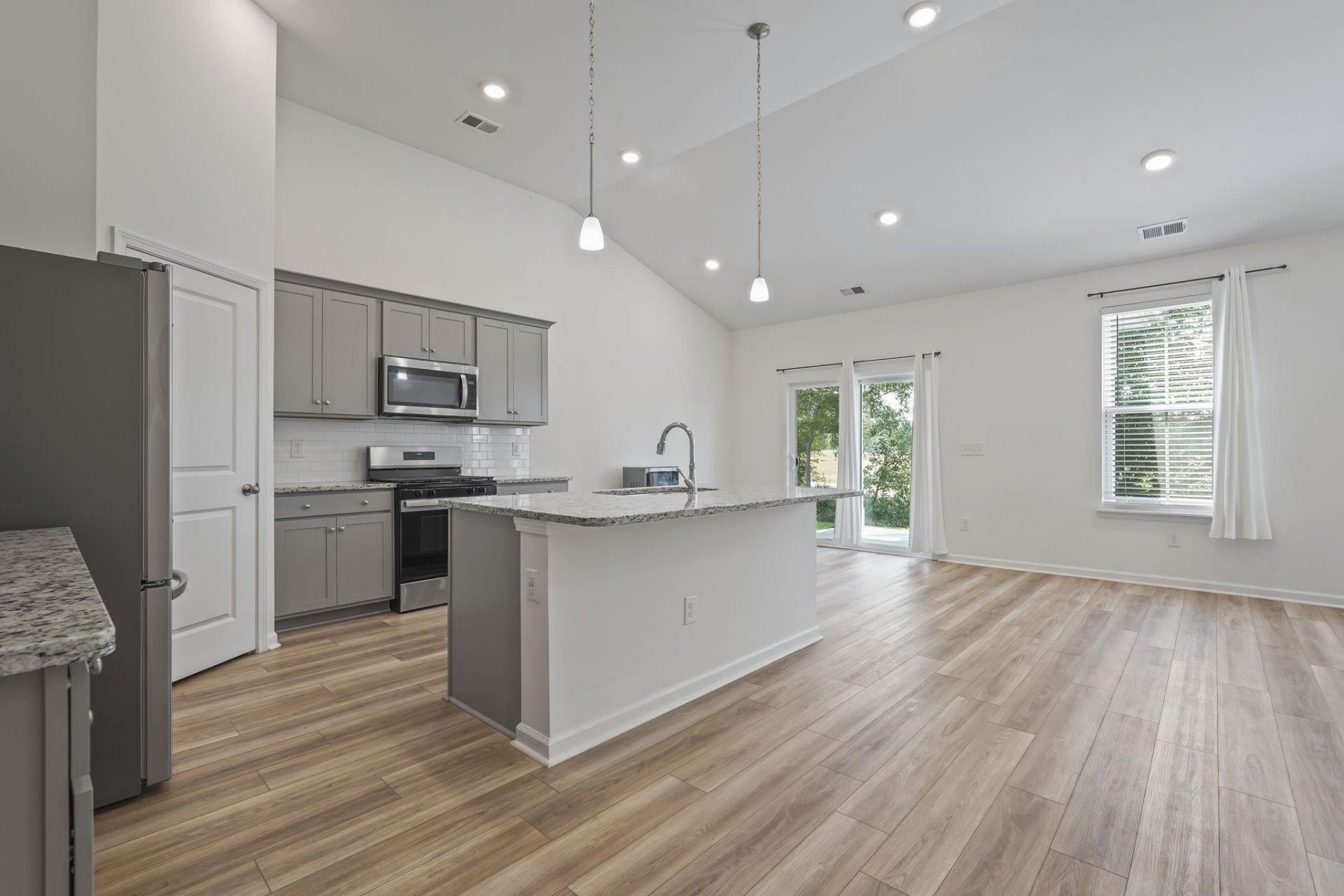 398 Sun Colony Blvd.  Photo 16