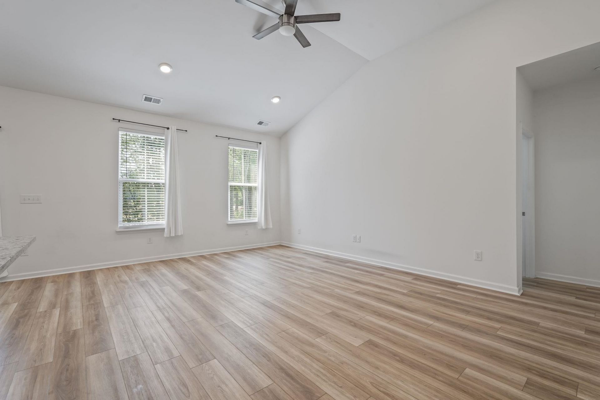 398 Sun Colony Blvd.  Photo 18