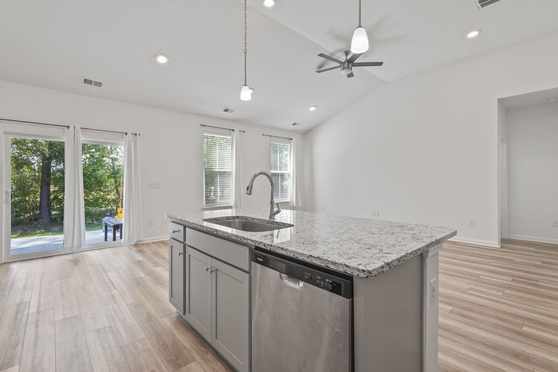398 Sun Colony Blvd.  Photo 25